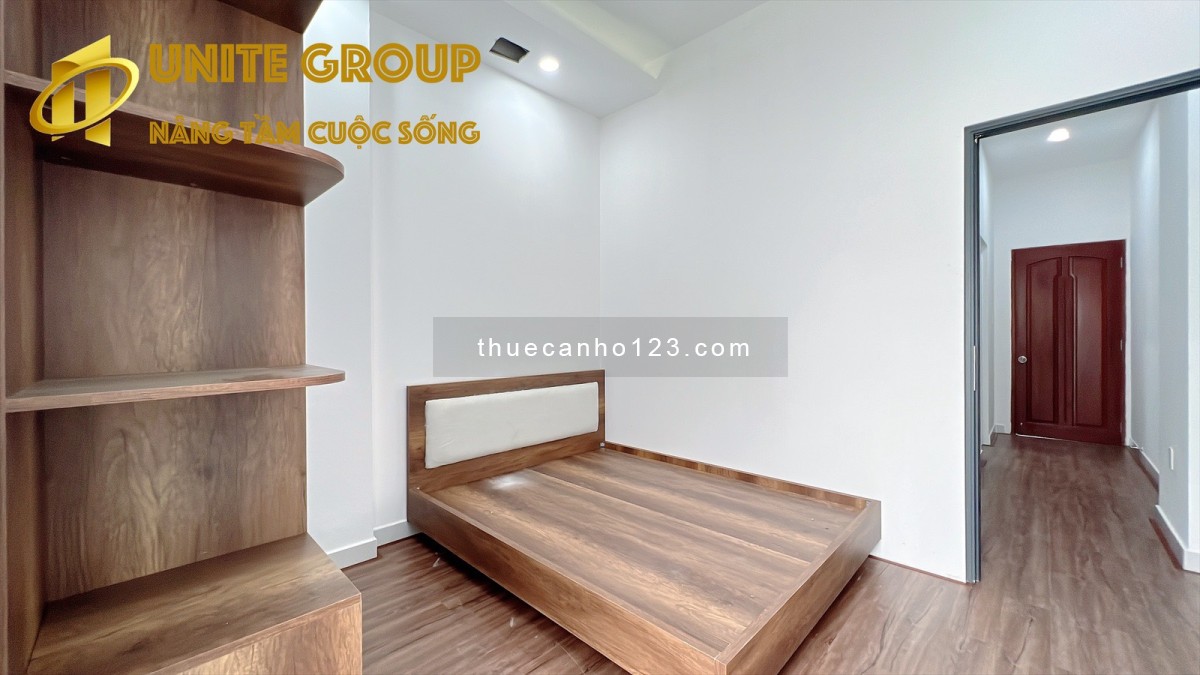 Cho thuê căn hộ cửa sổ lớn , 1PN ban công ngay trung tâm Q1