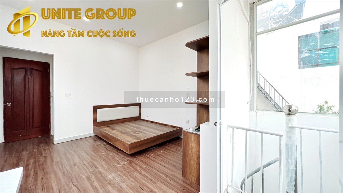 Chính chủ khai trương căn hộ trung tâm Quận 1, full nội thất, ban công