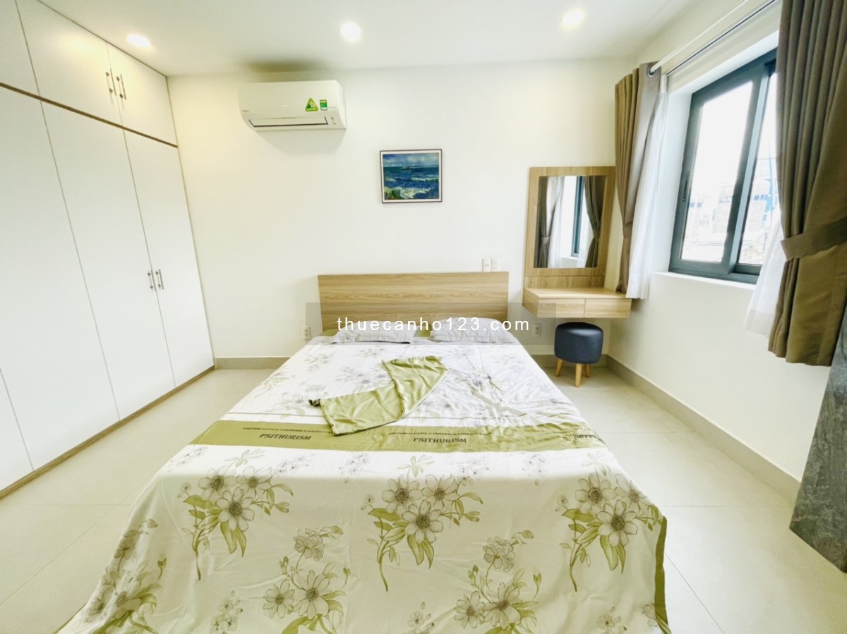 Căn hộ penthouse 1 phòng ngủ, ban công full nội thất, máy giặt riêng gần Ngã Tư Phú Nhuận