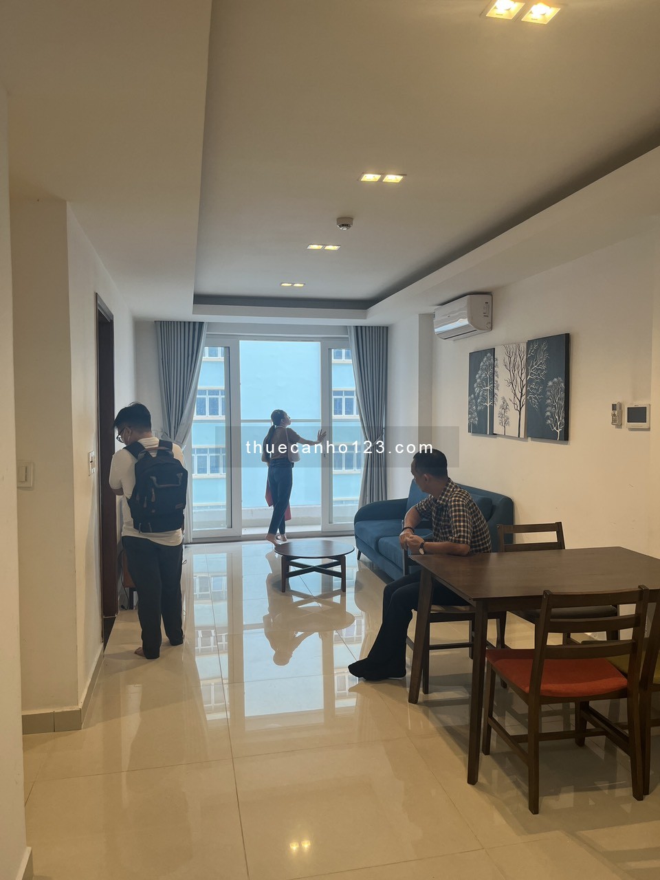 Cho thuê căn hộ 2 phòng ngủ tại chung cư Sky Center, Quận Tân Bình