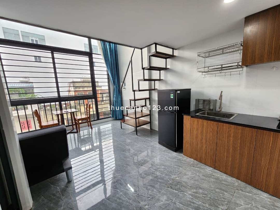 Phòng cho thuê dạng duplex, full nội thất, giá rẻ ngay cầu Nguyễn Văn Cừ