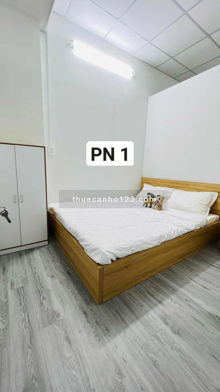 Penhouse 2PN ( 1 kín + 1 ban công), full nội thất, máy giặt riêng ngay Chợ Bàn Cờ, quận 3