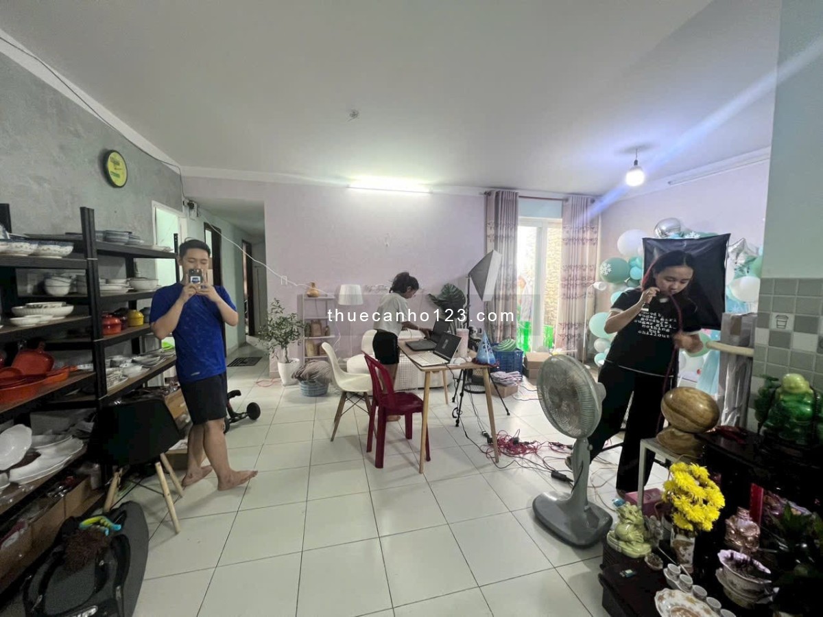 Cho thuê căn hộ 3pn ở Quang Thái, giá 8tr,ban công thoáng mát, 93m2