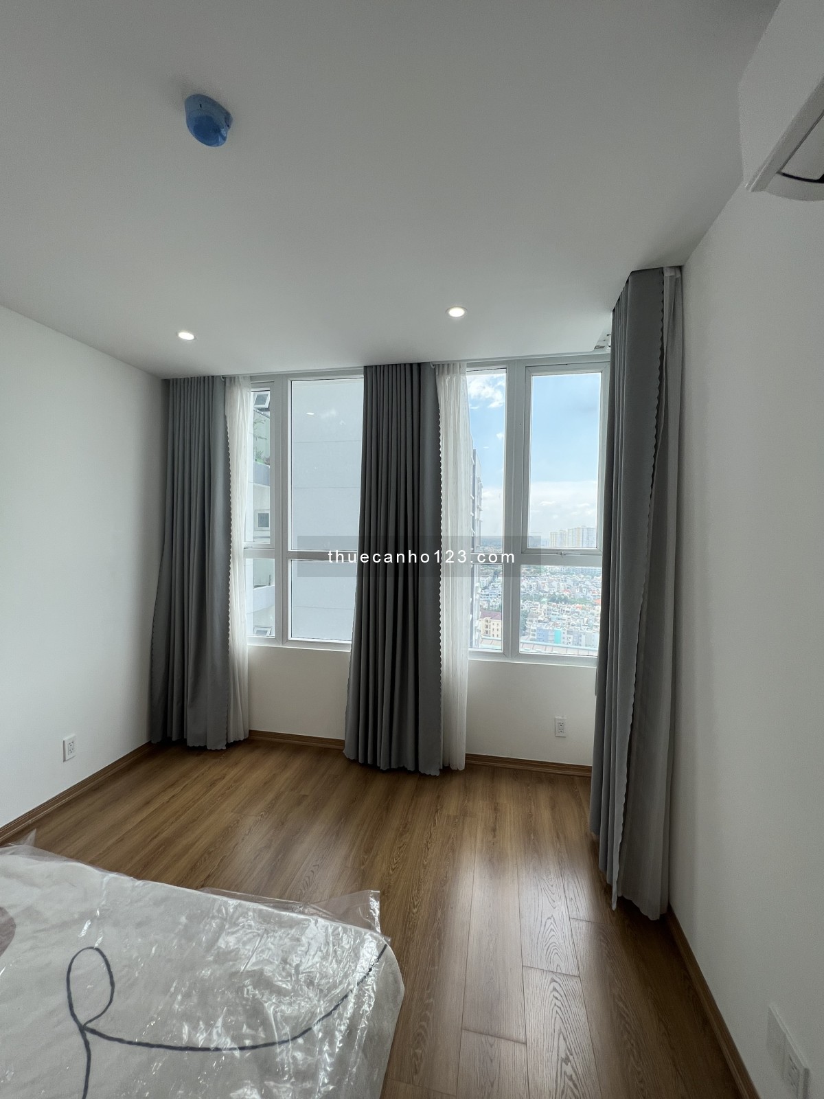 Chính chủ cho thuê căn hộ The Western Capital (2PN, 2WC, 72m2) - Full nội thất + phí quản lý 01 năm