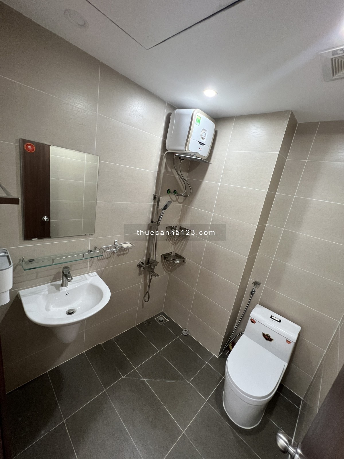 Chính chủ cho thuê căn hộ The Western Capital (2PN, 2WC, 72m2) - Full nội thất + phí quản lý 01 năm