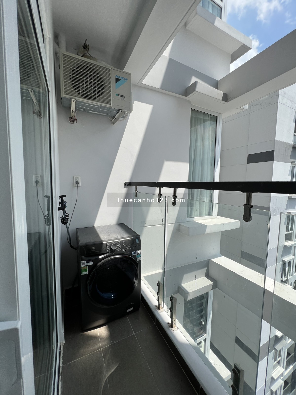 Chính chủ cho thuê căn hộ The Western Capital (2PN, 2WC, 72m2) - Full nội thất + phí quản lý 01 năm