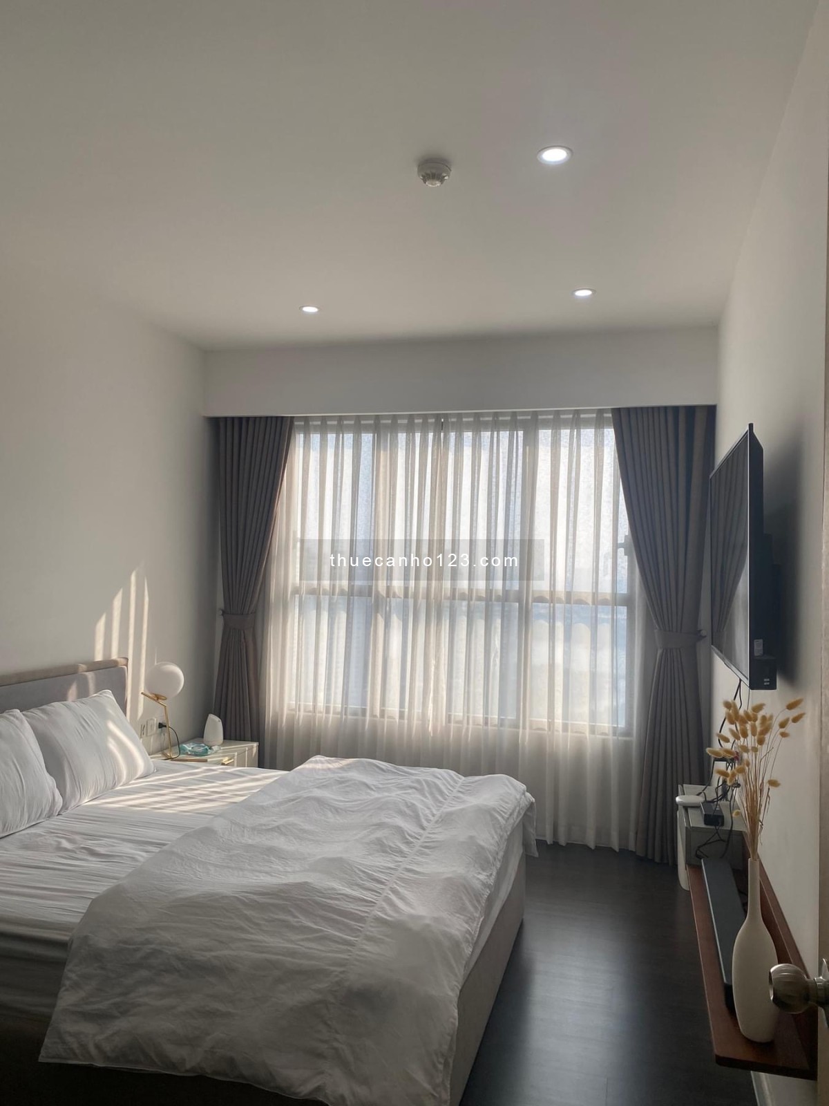 Nhà cần cho thuê căn hộ The Sun Avenue 2PN Full NT giá 14tr