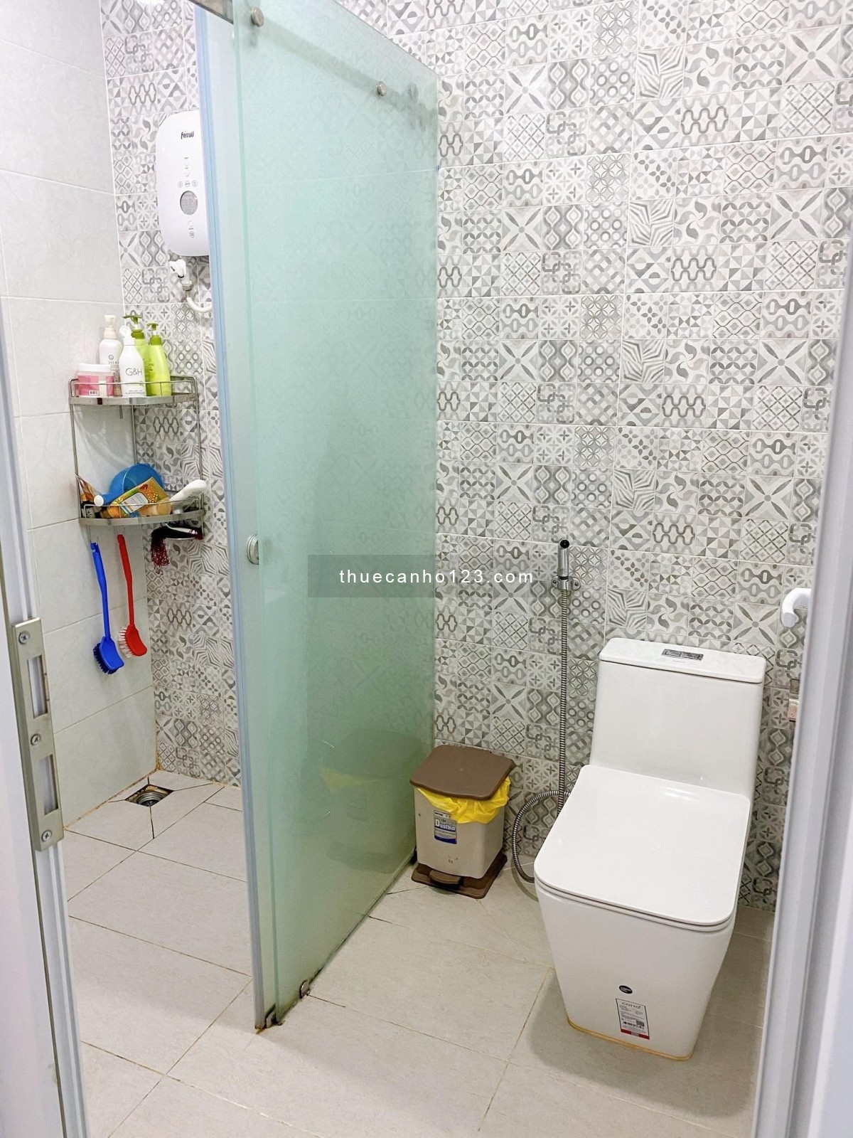 Cho thuê căn hộ Thuận Việt có nội thất, dt 99m2, 3pn gái 11tr5/tháng