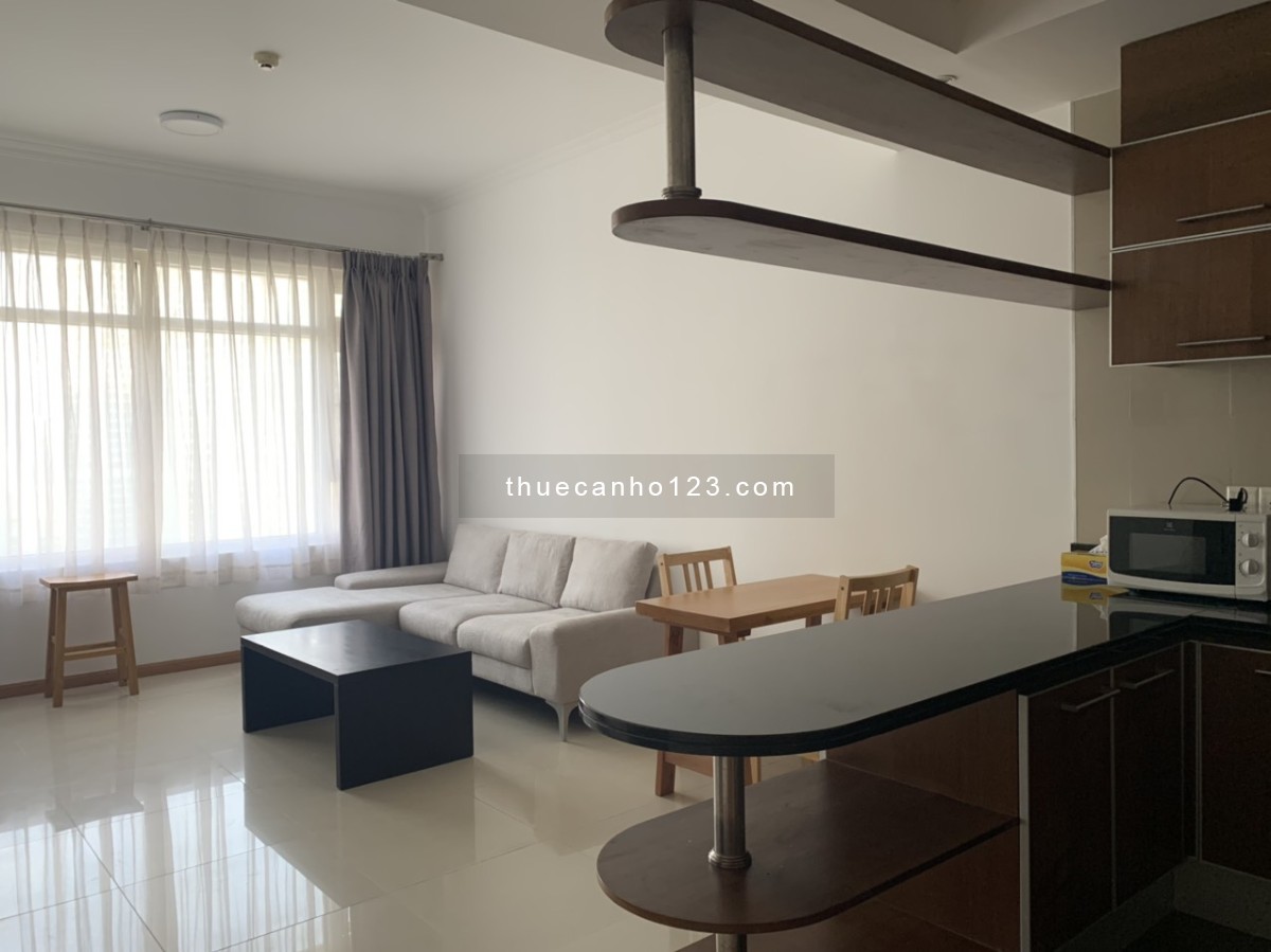 Cho thuê căn hộ Saigon Pearl, 2 phòng ngủ, lầu cao view đẹp, giá 18 triệu/tháng bao phí quản lý