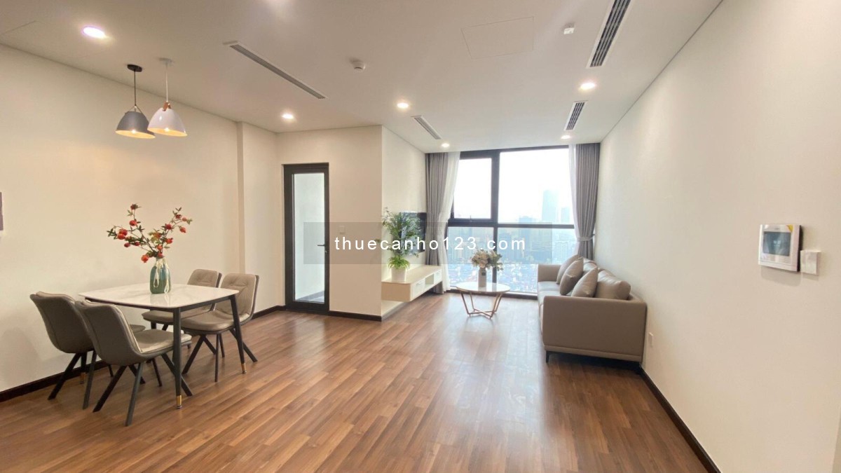 Cho thuê gấp căn hộ Mipec Rubik 360 giá 16 triệu, có nội thất, view phố như ảnh chụp