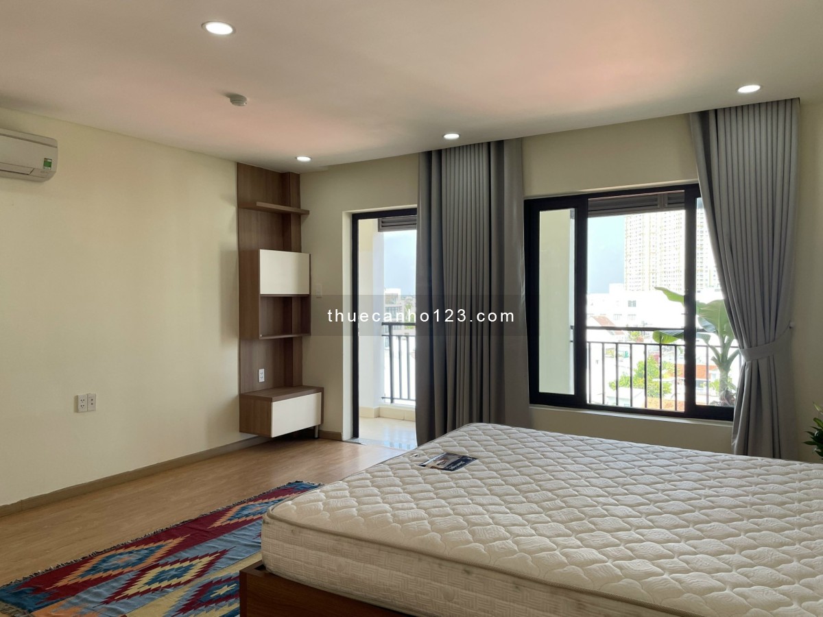 Căn hộ 2 phòng ngủ tầng cao ban công lớn mới xây gần Masteri Thảo Điền - Cầu Sài Gòn