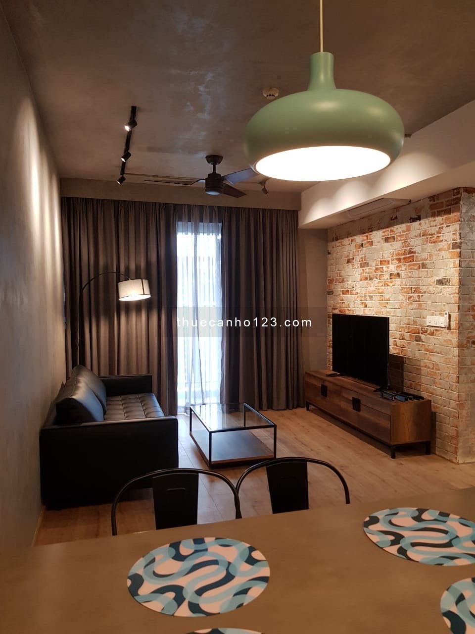 Cho thuê căn hộ 2PN, đầy đủ nội thất, thiết kế đẹp tại dự án Vista Verde Q2