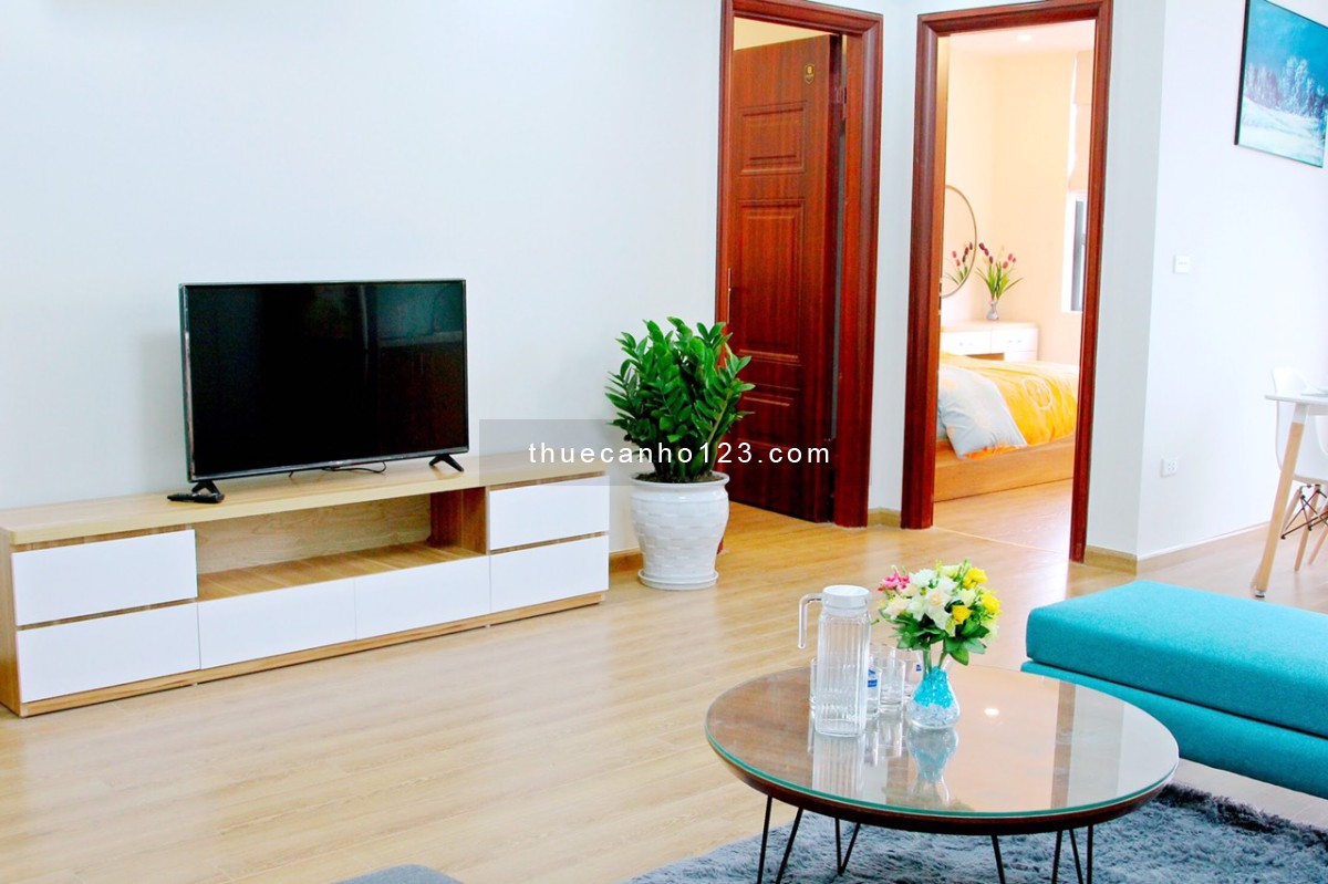 Tháng 4! Cho thuê căn hộ Home City Trung Kinh với 72m, 2 ngủ, 2 wc, full đồ.LHh 0918682528