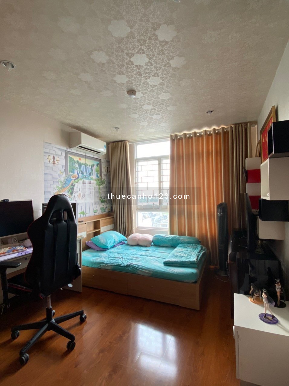 Cần cho thuê căn hộ Giai Việt Q8, Diện tích 150m2, 3 phòng ngủ, đầy đủ nội thất, giá 16,5tr/th