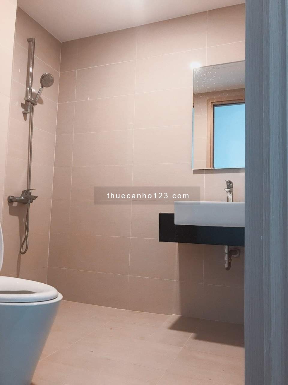 Botanica Hồng Hà 70m2 chỉ 15tr 2PN view hướng đông đón nắng sớm NTCB