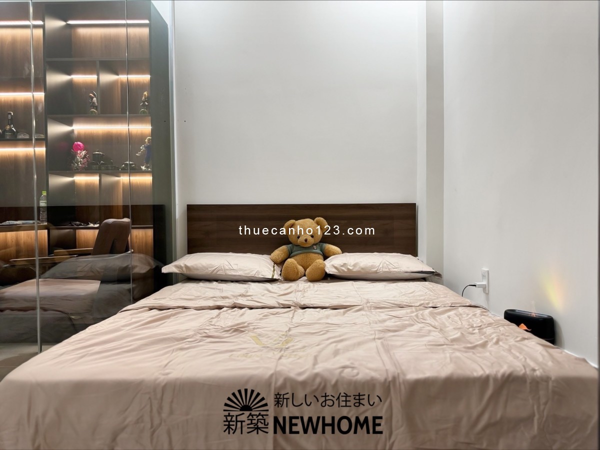Căn hộ 1 phòng ngủ cao cấp, đầy đủ nội thất, có máy giặt riêng, ngay sân bay quận Tân Bình