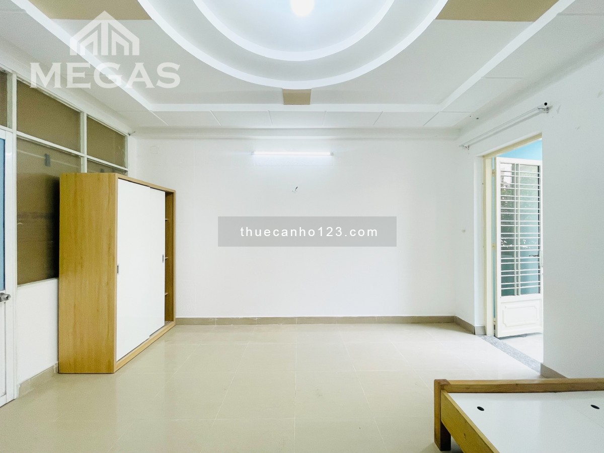 Căn hộ có ban công cho thuê gần sân golf Tân Sơn Nhất, quận Tân Bình