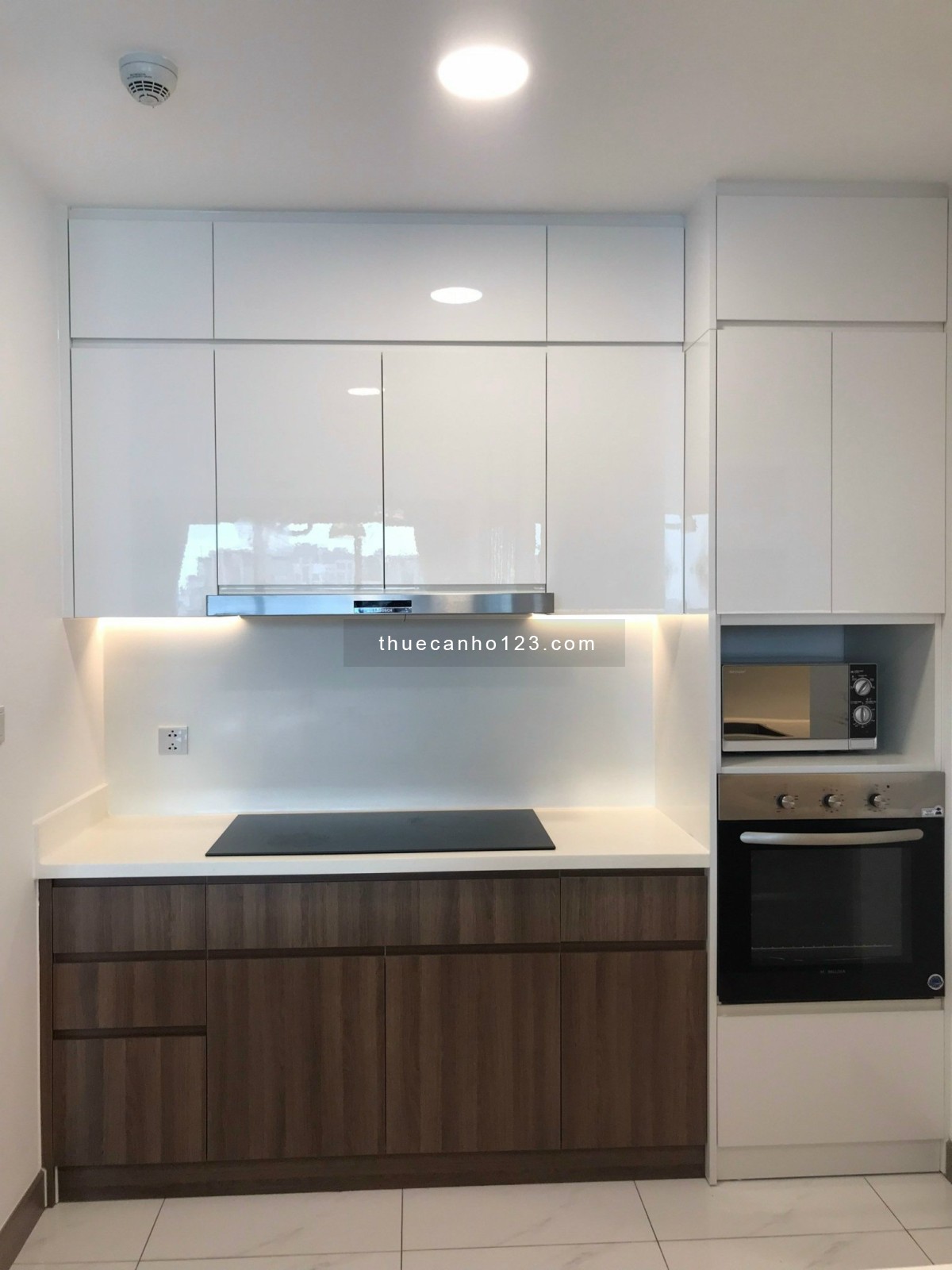 Sunwah Pear. Thuê ngay căn hộ giá tốt, 3PN, DT lớn 133m2. View sông. Full NT đẹp. Giá chỉ 55tr