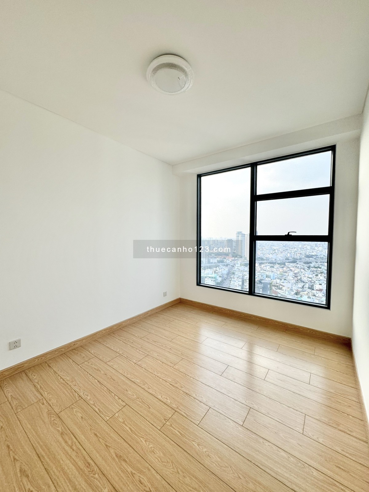 Sunwah Pearl, Cho thuê căn hộ 2PN+1 giá cực sốc, Chỉ 24tr, NTCB, 103m2, View ngoài k chắn