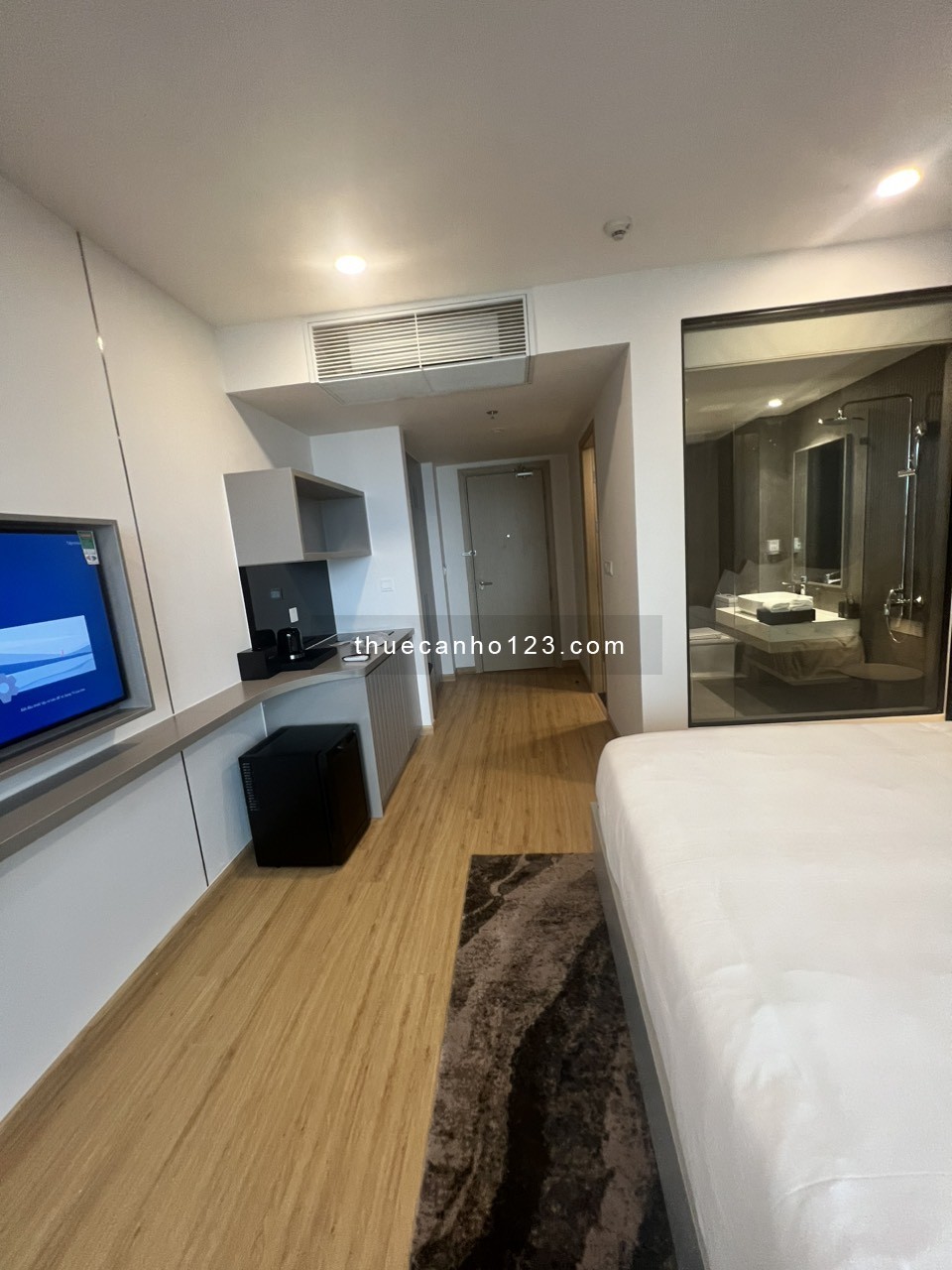 Chính chủ cho thuê căn hộ studio 32m2 full nội thất cao cấp 7 tr/th Vinhomes Smart City