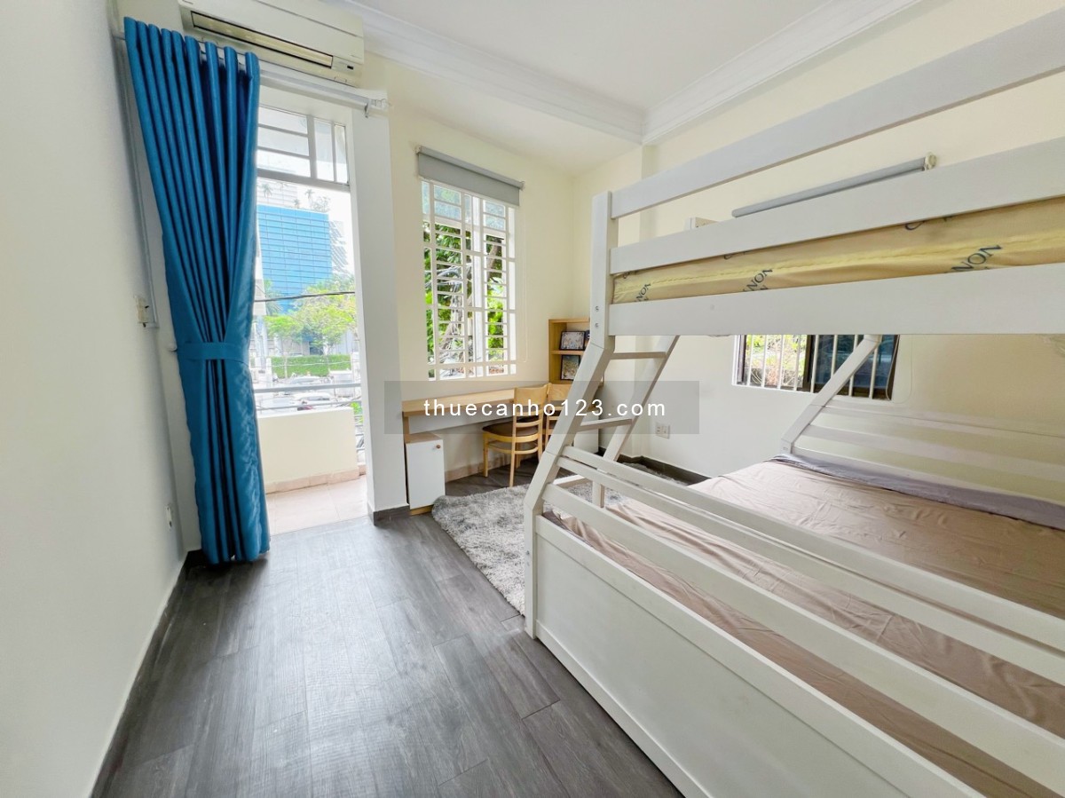 Căn hộ 1 phòng ngủ + ban công đẹp + full nội thất cao cấp ngay sân bay Tân Sơn Nhất