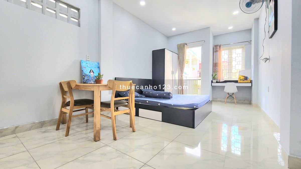 Cho thuê căn hộ ban công rộng 50m2 Nguyễn Kiệm Quận Phú Nhuận