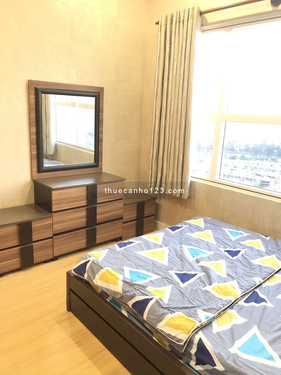 Cho thuê Sunrise City Q7 full nội thất, 18tr/tháng