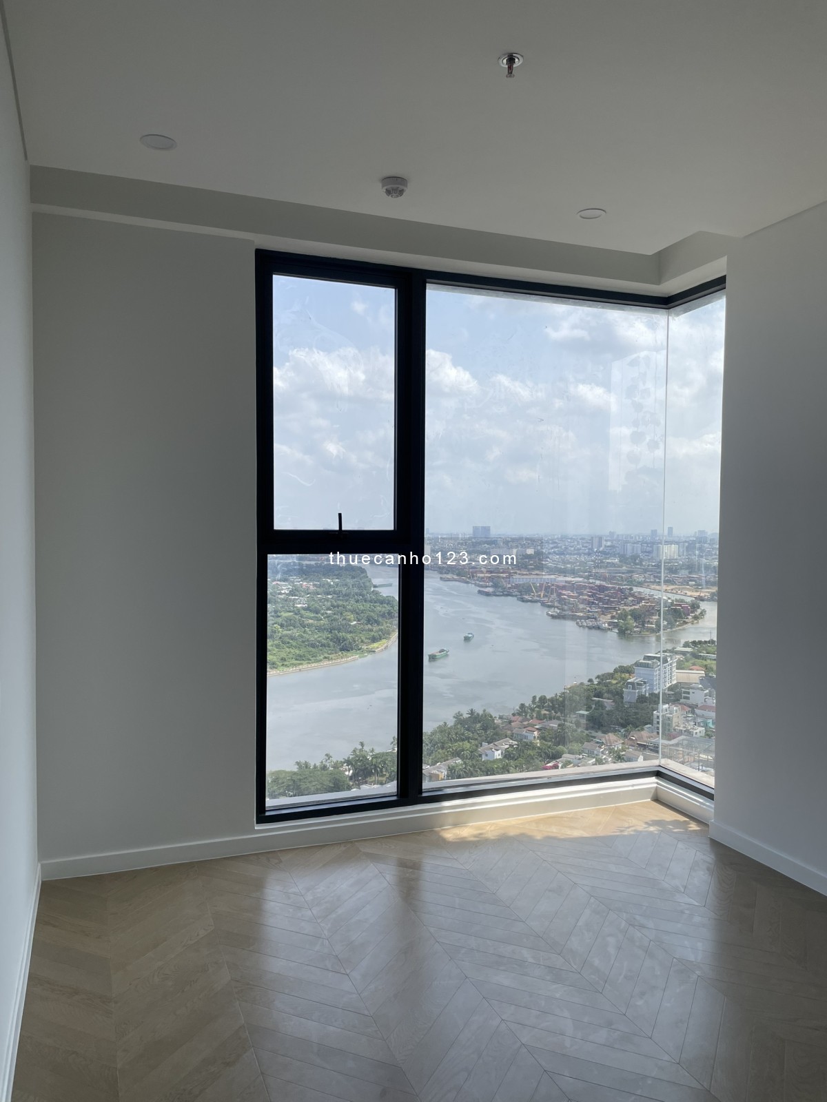 Thuê 3PN Lumiere Riverside NTCB 97m2 với chỉ 28 triệu