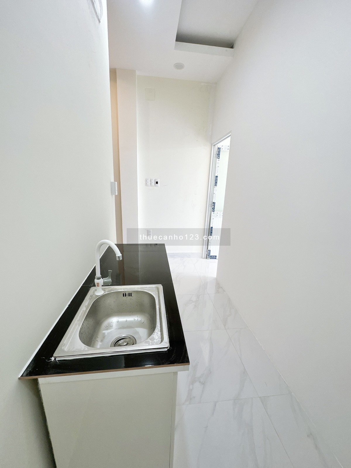 CĂN HỘ BAN CÔNG LỚN FULL NỘI THẤT CAO CẤP MỚI 100% NGAY VÕ VĂN KIỆT , LÝ CHIÊU HOÀNG