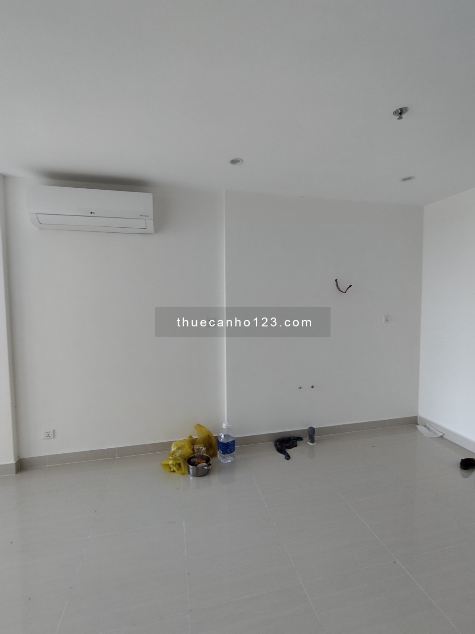 CHO THUÊ CĂN HỘ VINHOMES GRAND PARK QUẬN 9 CHỈ 5TR/ THÁNG ( NHÀ MỚI CHƯA Ở ).