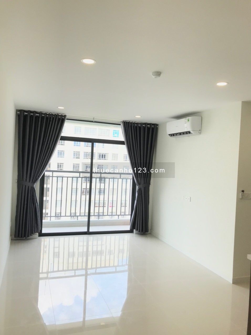 Cho thuê Central Premium, DT 73,5 mét vuông(2 phòng ngủ, 2 toilet)