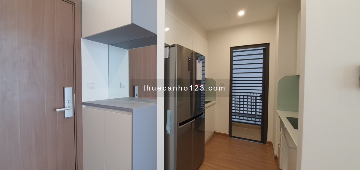 Cho thuê căn hộ tầng 26 tòa S2 Vinhomes Sky Lake, 3 ngủ, đủ đồ, view hồ đẹp