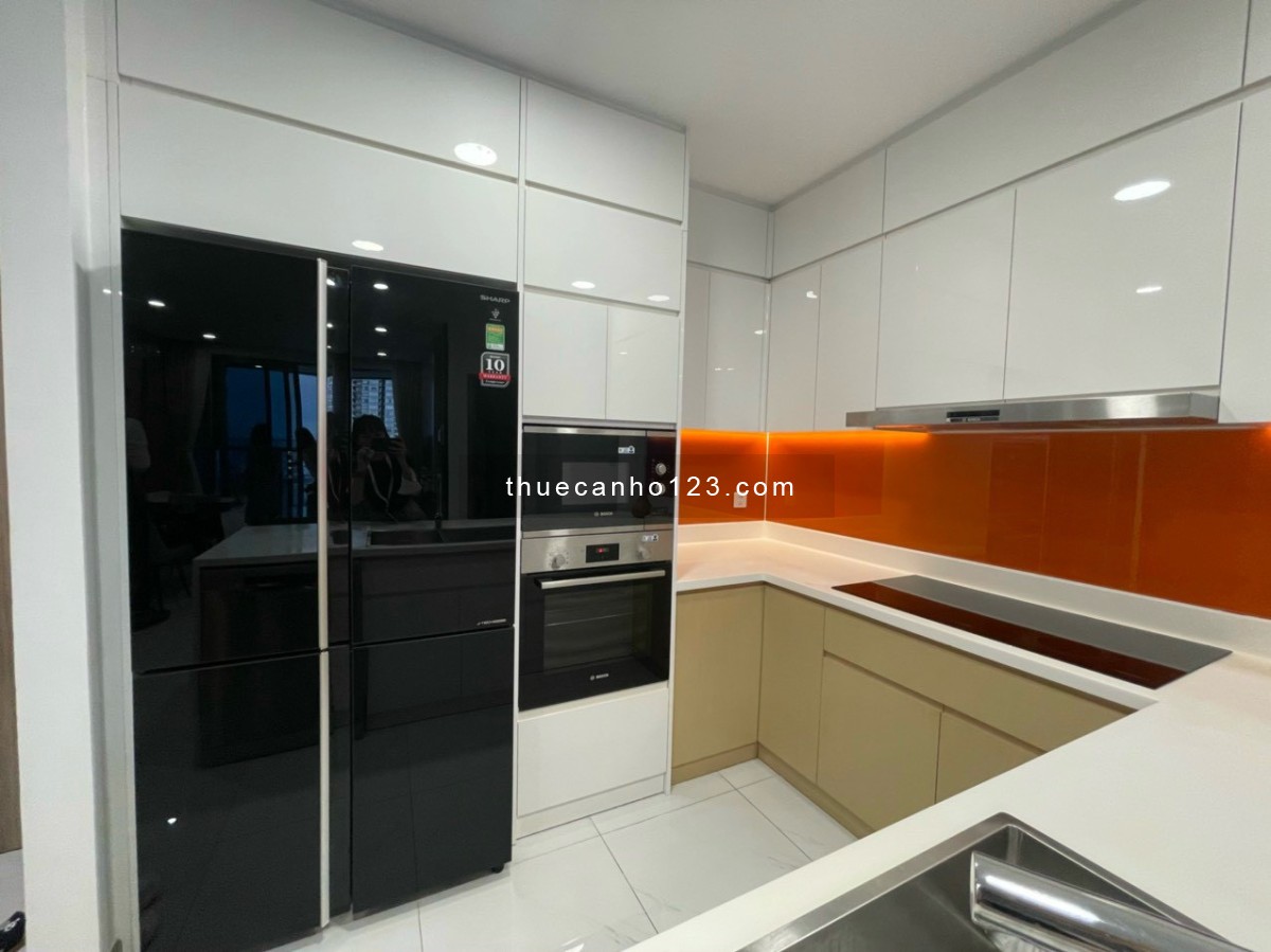 Căn 110m2 (2PN+1) view trực diện sông và Landmart 81 - Full nội thất cao cấp - 46 triệu/tháng