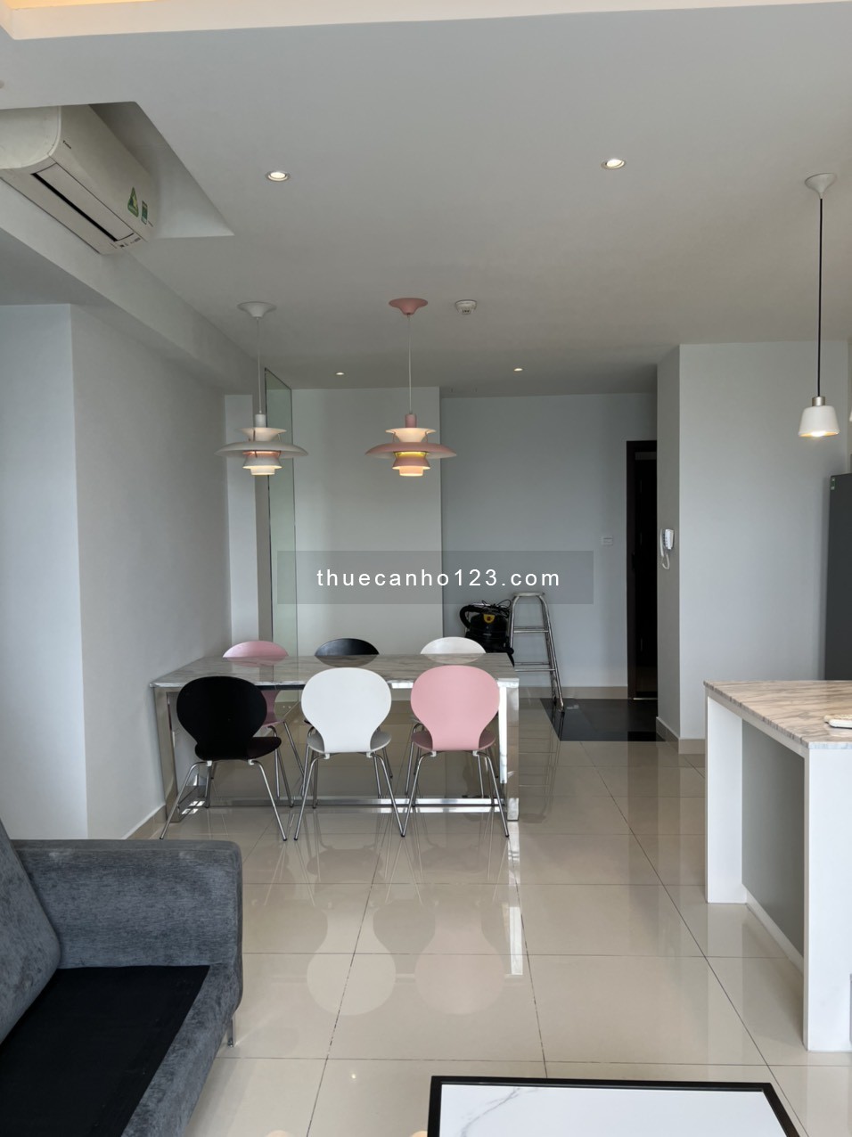 The Sun Avenue, Cho thuê căn hộ 3PN, DT lớn 105m2. View sông, Full NT đẹp. Giá tốt 22tr