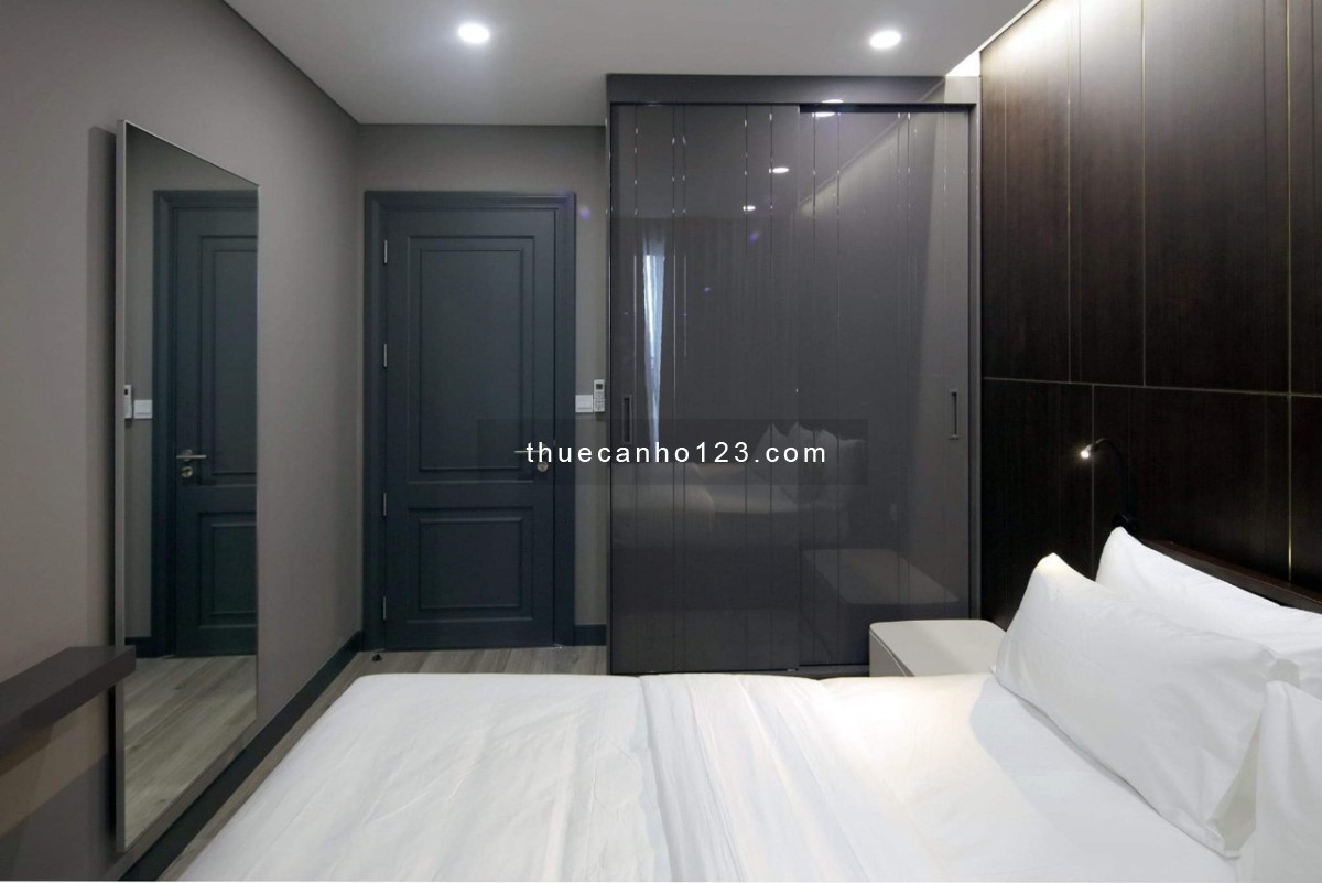 Gia đình cần cho thuê CH Screc Tower Q3, 81m2, 2pn, 2wc, full NT, căn góc đẹp. Giá thật: 14.5 tr/th