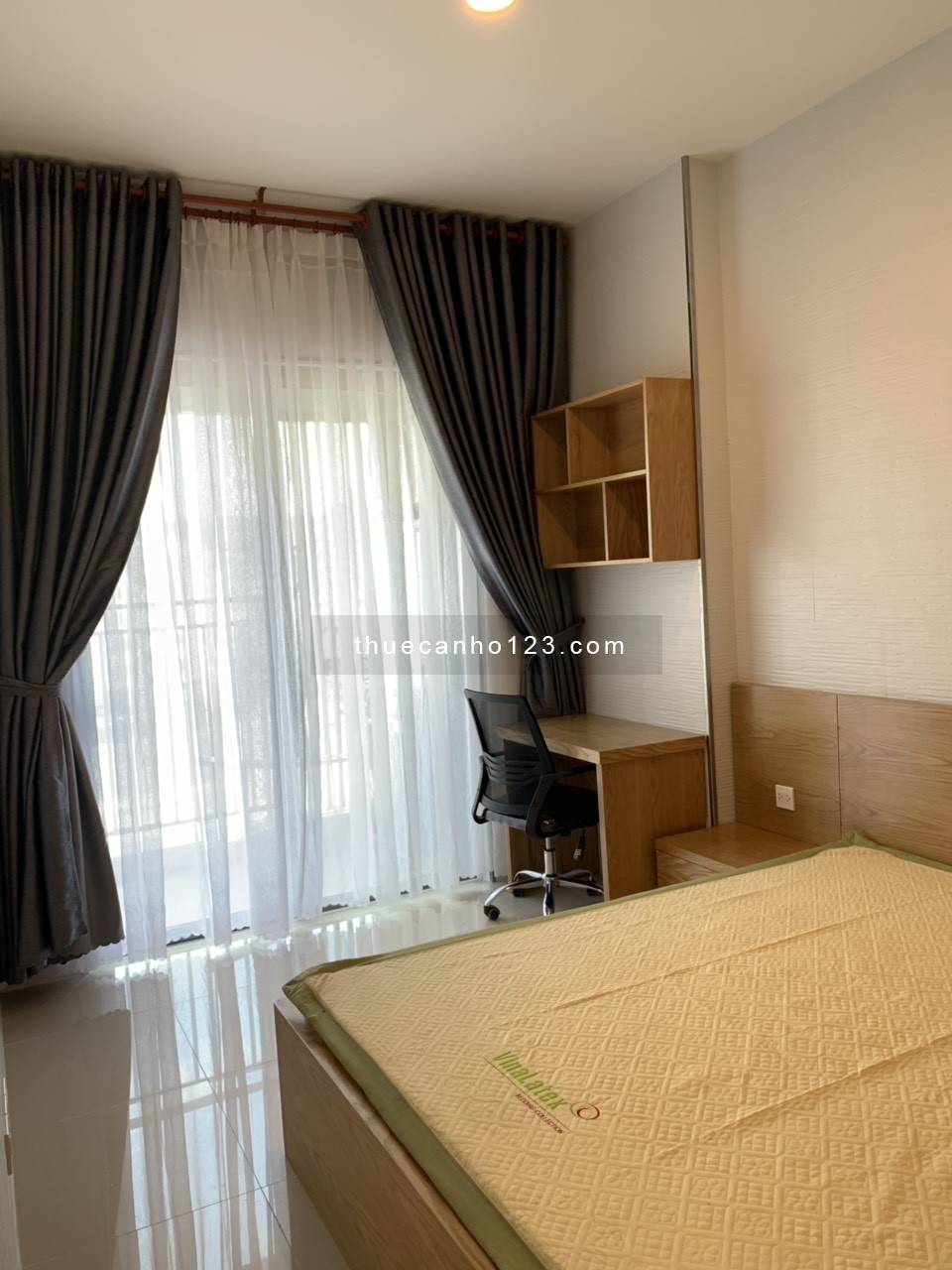 Căn Hộ 55m2, 1PN riêng, Có Ban công, View Thoáng Mát, Cho thuê giá 15tr/tháng Hotline 0906233195