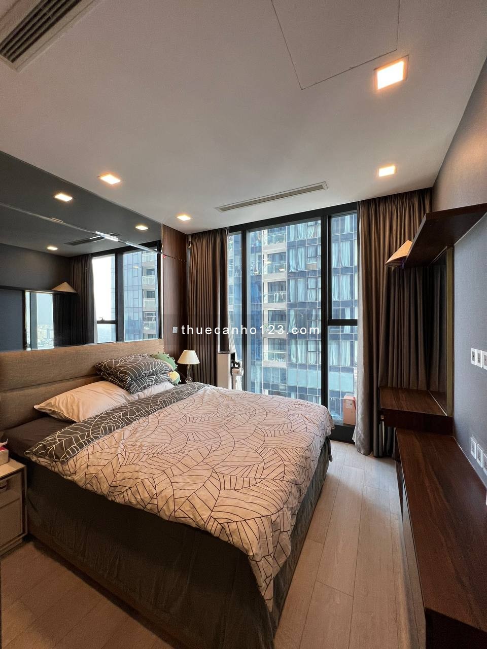 2 phòng ngủ trung tâm q1 giá chỉ từ 23 triệu full nội thất - xách vali vào ở - Vinhomes Golden River
