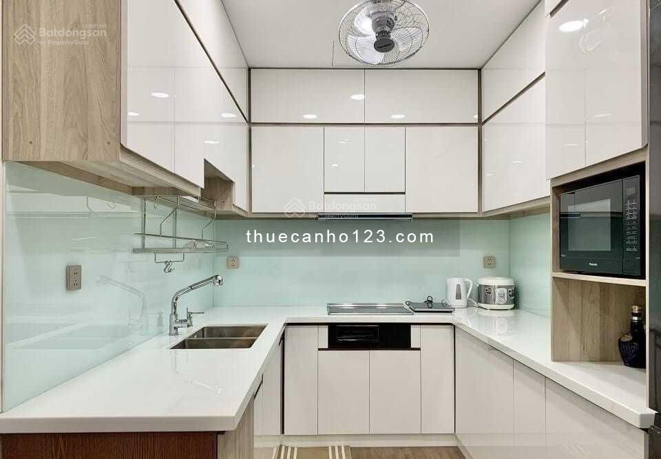 Cho thuê căn hộ Thủ Thiêm Lakeview 3, DT 135m2, 3PN, đủ NT, giá 32 triệu/tháng