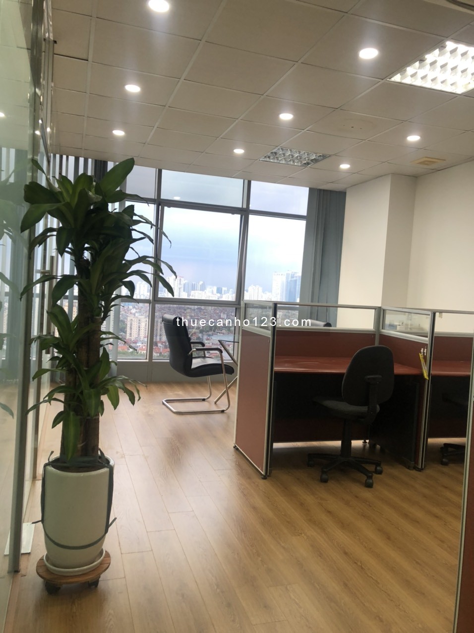 Cho thuê Officetel tại EURO WINDOW Trần Duy Hưng 100m2, giá 21 triệu. LH 0918682528