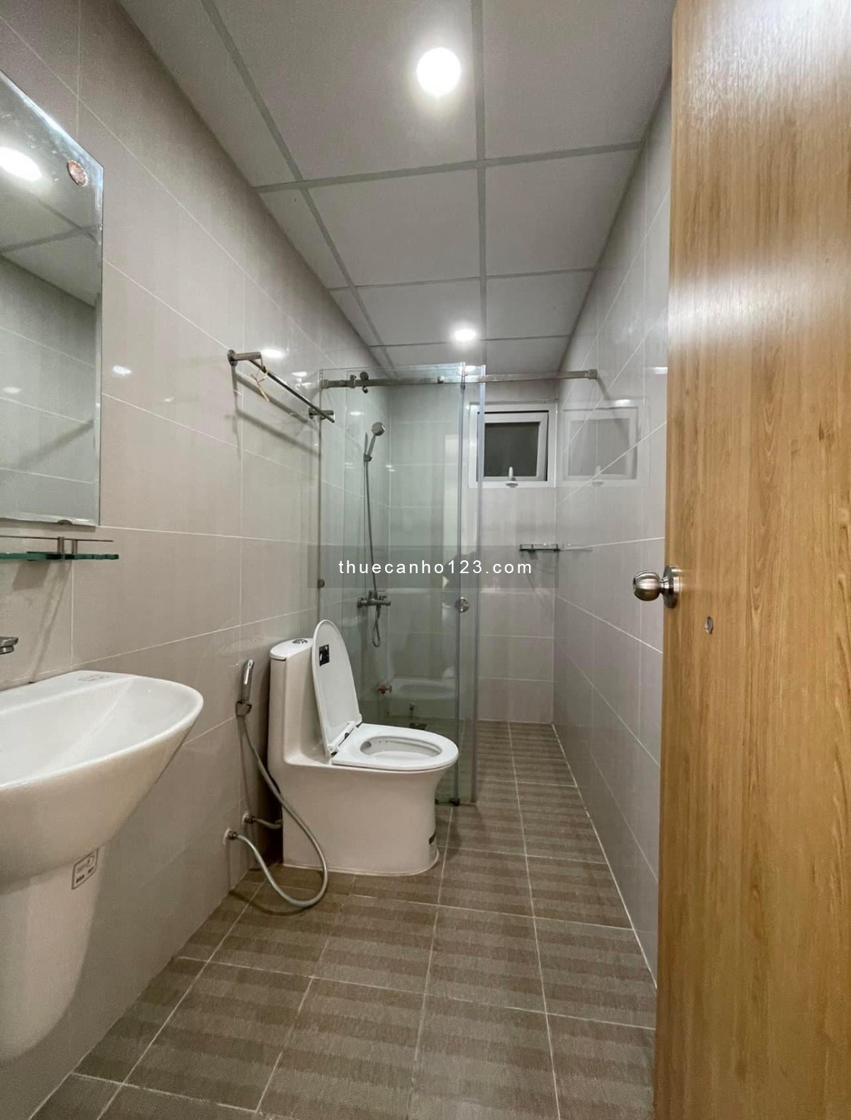 Cho Thuê Căn Hộ Quận 3 Ngay Nhà Thờ Tân ĐỊNH Công Viên Lê Văn Tám ( có thang máy )- HÌNH THẬT