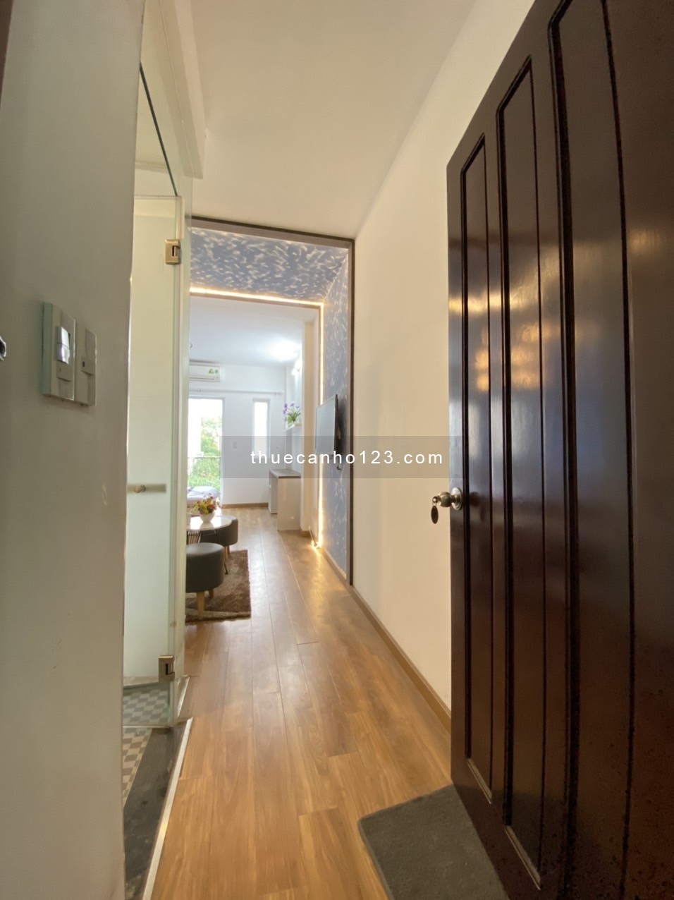 CHO THUÊ CĂN HỘ BAN CÔNG VIEW LANDMARK SIÊU ĐẸP HƠN 35M2 TẠI QUẬN 3