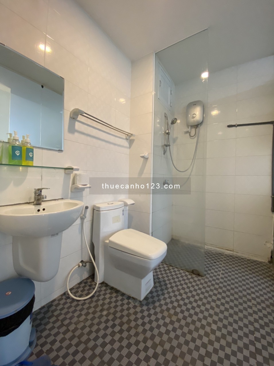 CHO THUÊ CĂN HỘ BAN CÔNG VIEW LANDMARK SIÊU ĐẸP HƠN 35M2 TẠI QUẬN 3