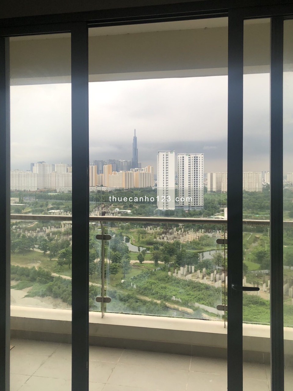 Deal hot - 3pn full nội thất - dualkey, view landmark81 bao phí QL