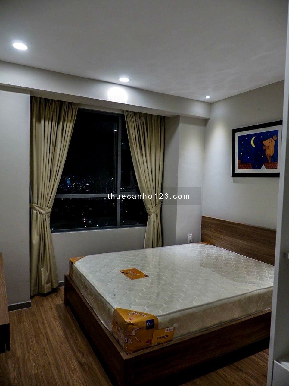 Cho thuê căn hộ cao cấp The Goldview, 2 Phòng ngủ, full nội thất giá tốt