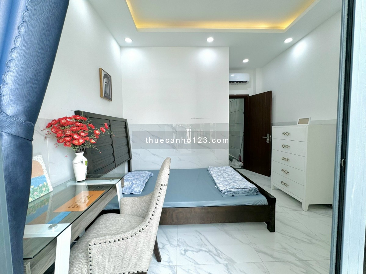 Cho thuê căn hộ studio có bancong thoáng đãng rộng rãi tại Quận 3