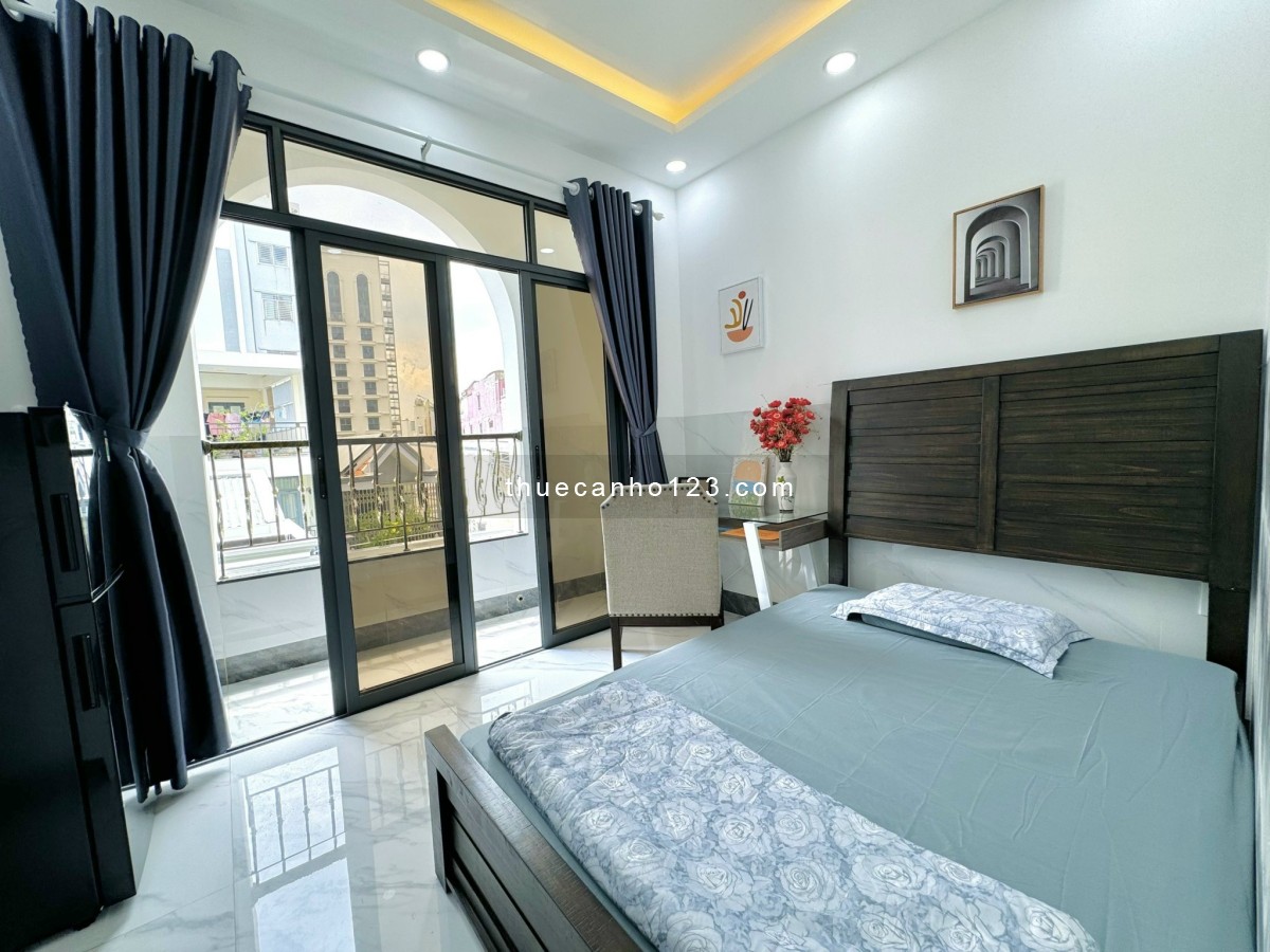 Cho thuê căn hộ studio có bancong thoáng đãng rộng rãi tại Quận 3