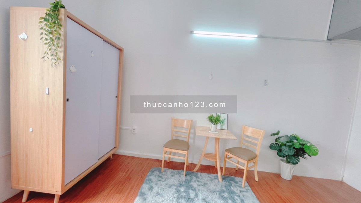 Cho thuê căn hộ 1 phòng ngủ cửa sổ thoáng mát Nguyễn Thông Quận 3, gần công trường Dân Chủ