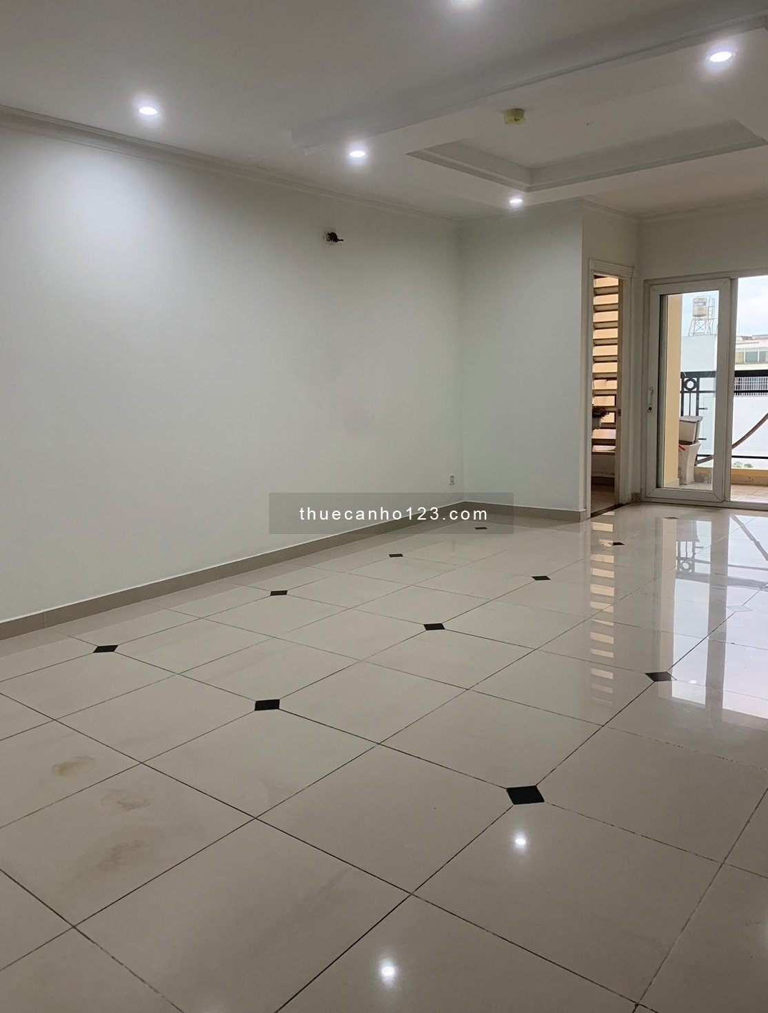 Chung cư Phan Xích Long - Phường 7 - Phú Nhuận 2pn 70m2 12tr5/tháng. Nội thất cơ bản, nhà sạch sẽ