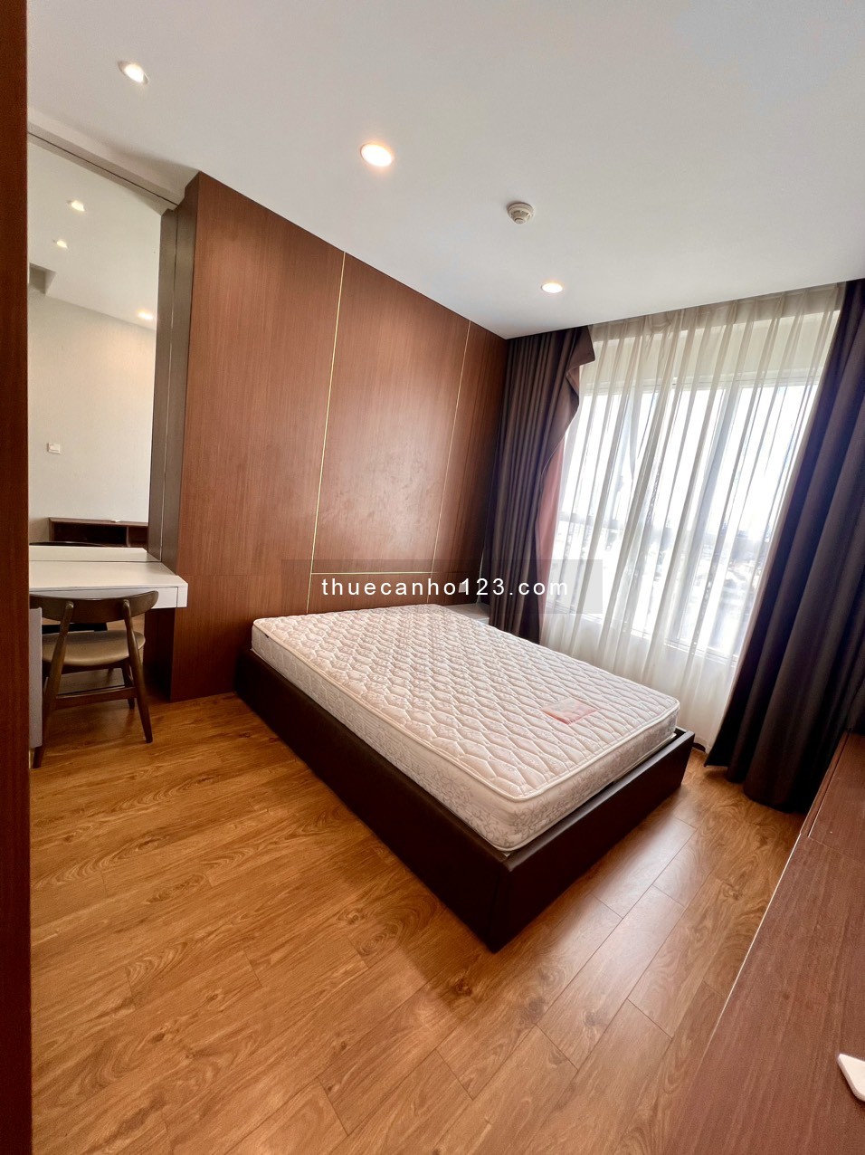 Cho thuê 3pn, 2wc Nội Thất Cao Cấp, Ở Ngay Gía 25Tr/Tháng Hotline : 0906233195