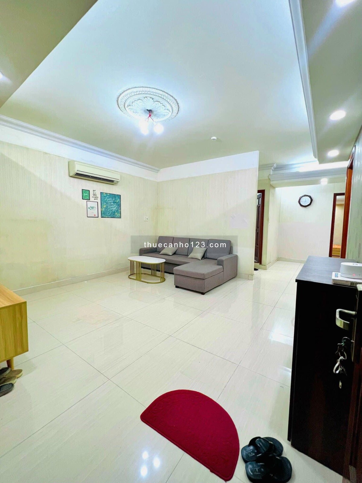 Cao Ốc Screc Quận 3 cho thuê giá 12tr 70m2 2pn 2wc. Nội thất full